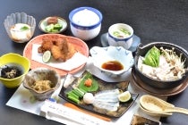 【木曽川・一宮発】*日帰り昼食付*『知多美浜の旅館でいただく ふぐづくし会席』1